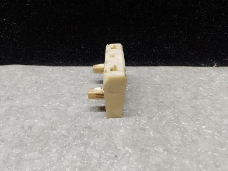 Кронштейн переднего бампера (на крыле) передний правый NISSAN X-TRAIL T31 07-14