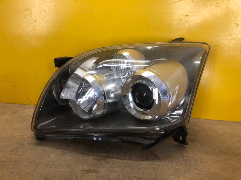 Запчасть фара левая TOYOTA AVENSIS 03-08 8117005194 Б/У Фара левая TOYOTA AVENSIS 03-08 8117005194 Б/У