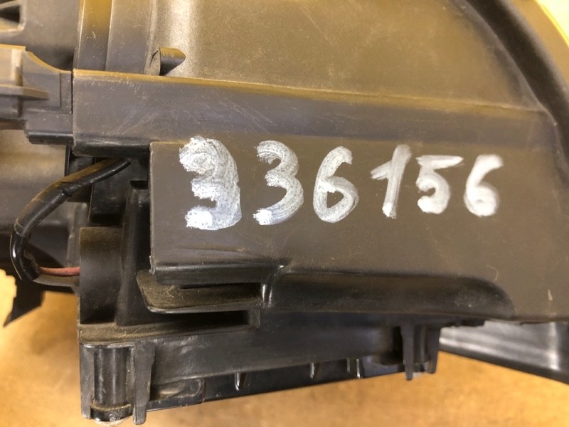 Фара левая AVENSIS 03-08 Фара левая AVENSIS 03-08