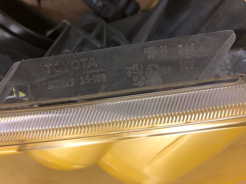 Фара левая AVENSIS 03-08 Фара левая AVENSIS 03-08