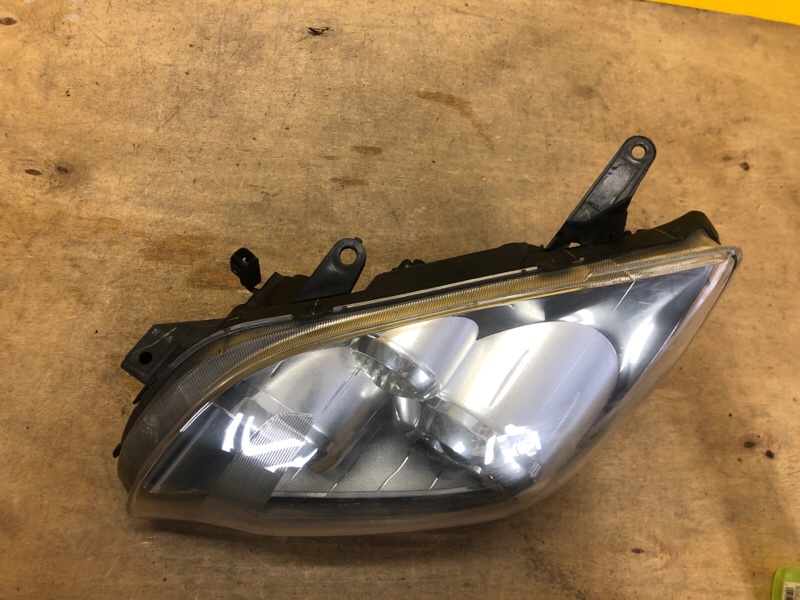 Фара левая AVENSIS 03-08 Фара левая AVENSIS 03-08