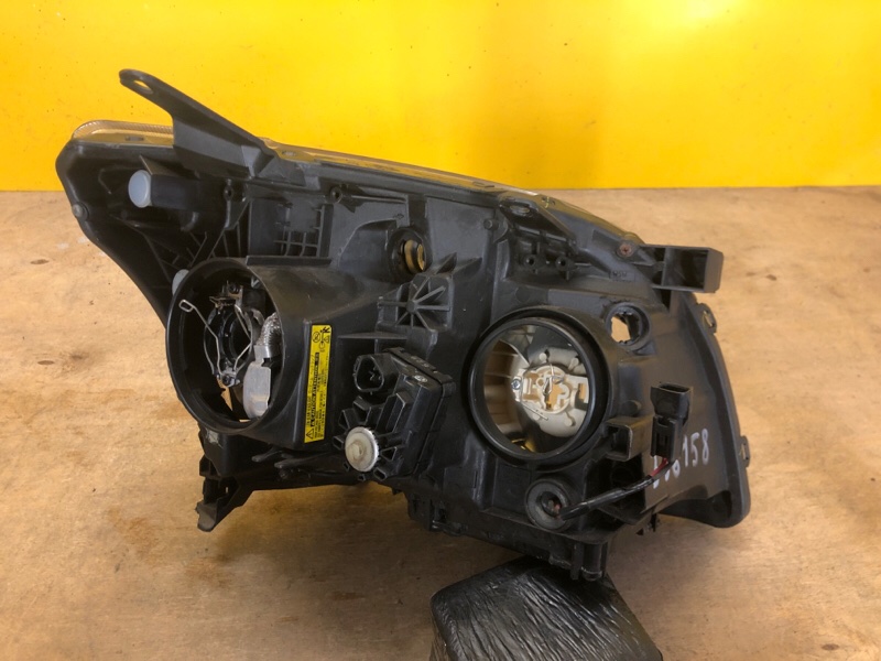 Фара левая AVENSIS 03-08 Фара левая AVENSIS 03-08