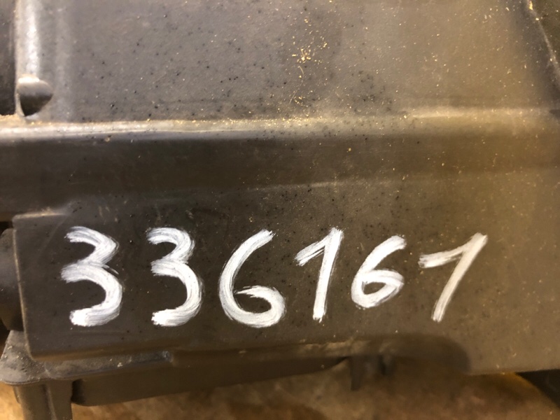 Фара левая AVENSIS 03-08