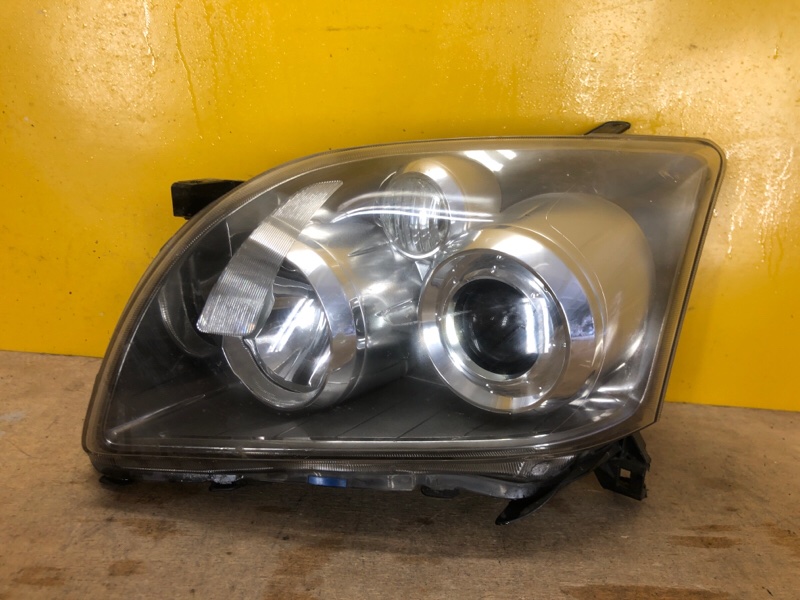 Фара левая TOYOTA AVENSIS 03-08 8117005194 Б/У