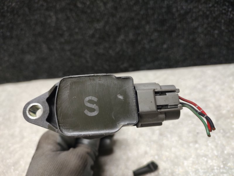 Катушка зажигания NISSAN X-TRAIL T30 01-07 2.5 QR25DE Катушка зажигания NISSAN X-TRAIL T30 01-07 2.5 QR25DE