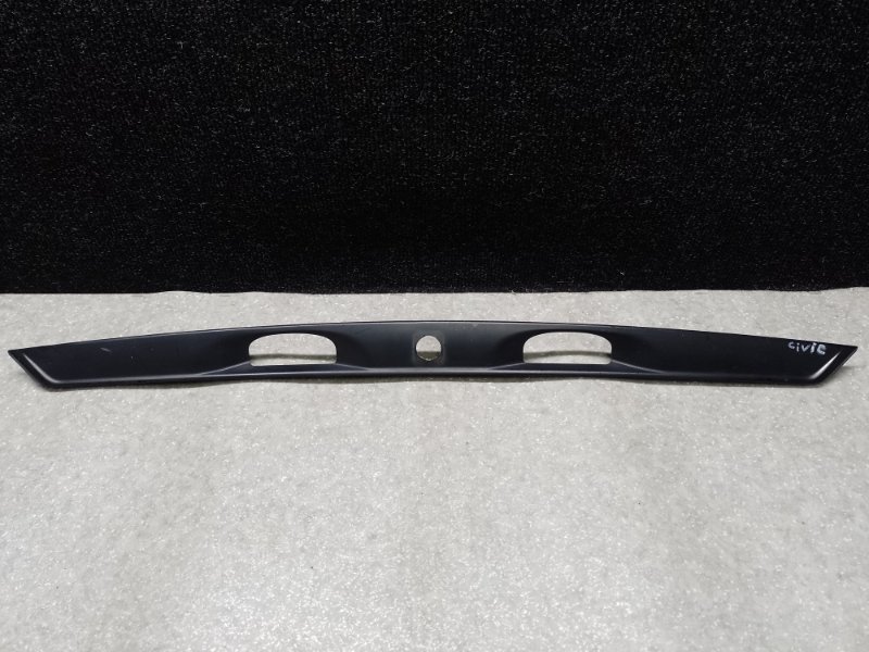 Панель подсветки номера HONDA CIVIC 4D 06-11 74890-SNB-J00ZA Б/У