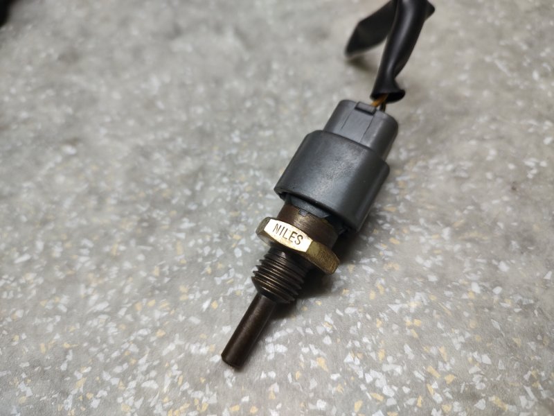 Датчик температуры охлаждающей жидкости X-TRAIL T30 01-07 2.5 QR25DE