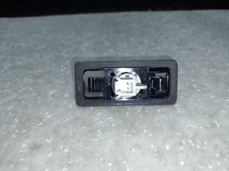 Подсветка номера NISSAN ALTIMA L33 12-18 Подсветка номера NISSAN ALTIMA L33 12-18