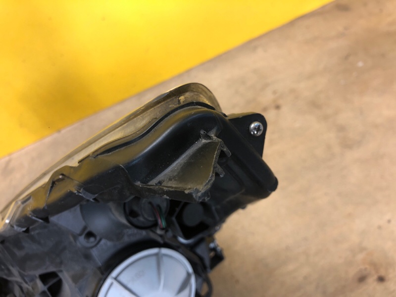 Фара правая OUTBACK 09-14 BR