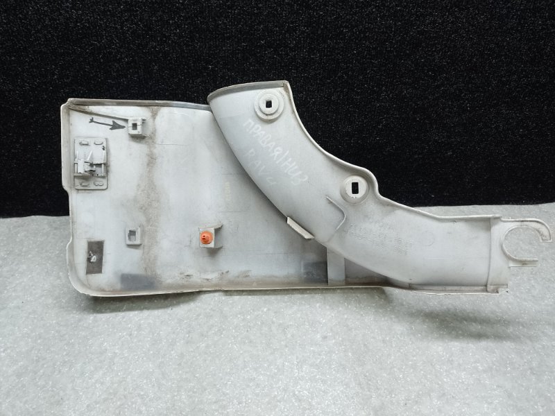 Накладка крышки багажника правая RAV4 05-12