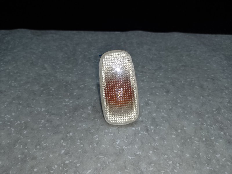 Повторитель поворота в крыло передний LAND CRUISER PRADO 120 02-09