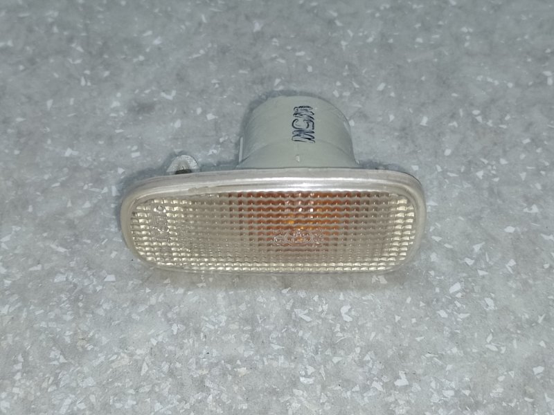 Запчасть повторитель поворота в крыло передний TOYOTA LAND CRUISER PRADO 120 02-09 81731-51010 Б/У Повторитель поворота в крыло передний TOYOTA LAND CRUISER PRADO 120 02-09 81731-51010 Б/У