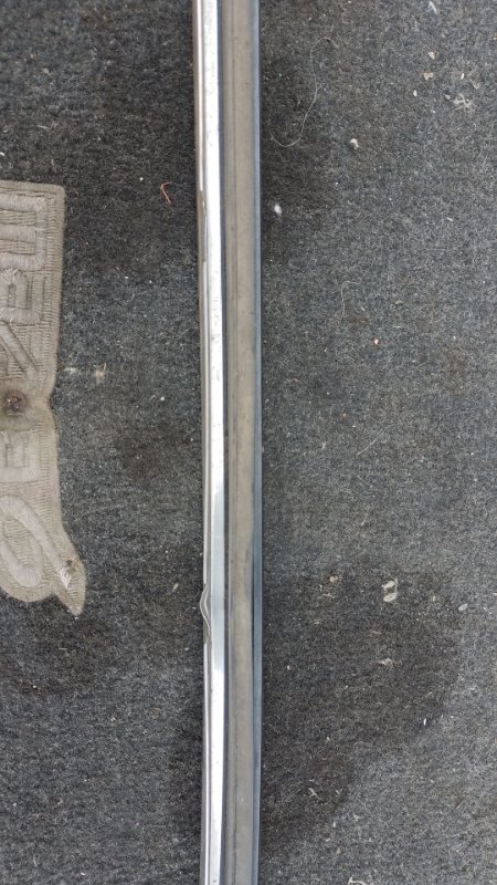 Молдинг стекла правый LX570 07-15