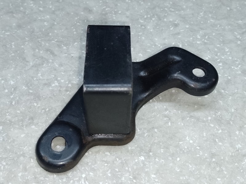 Крепление глушителя переднее X-TRAIL T30 01-07