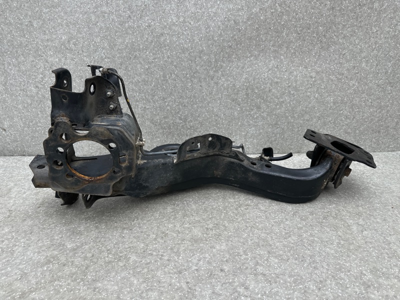 Рычаг задней подвески продольный правый NISSAN X-TRAIL/ROGUE T32 13-20 Рычаг задней подвески продольный правый NISSAN X-TRAIL/ROGUE T32 13-20