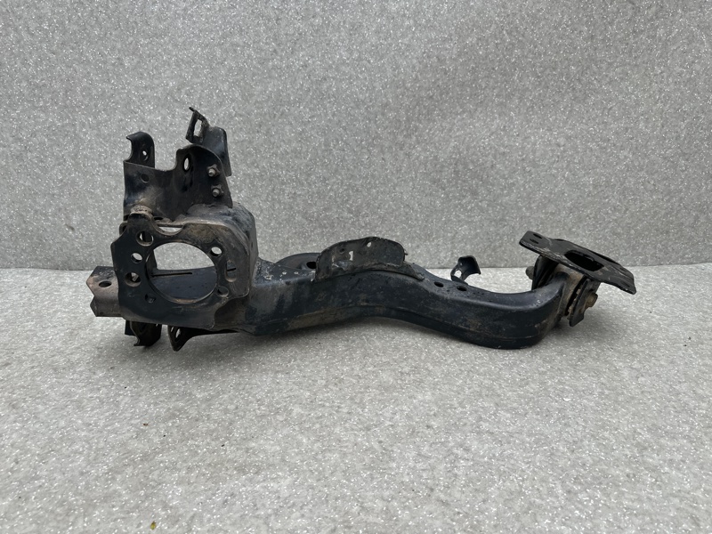 Рычаг задней подвески продольный правый NISSAN X-TRAIL/ROGUE T32 13-20