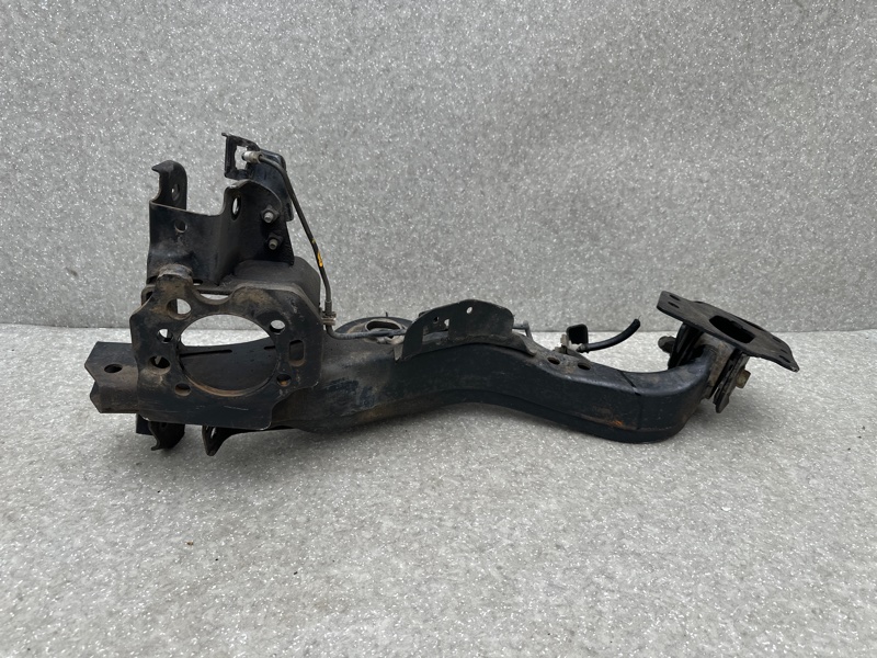 Рычаг задней подвески продольный правый NISSAN X-TRAIL/ROGUE T32 13-20