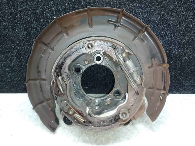 Тормозной механизм задний правый KIA FORTE/CERATO TD 08-13 58270-1M300 Б/У