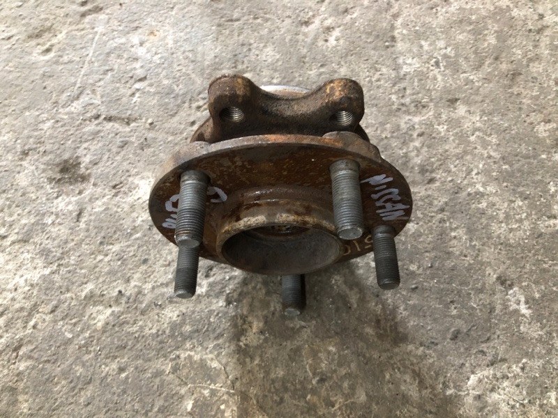 Ступица передняя правая MURANO Z50 02-07 Ступица передняя правая MURANO Z50 02-07