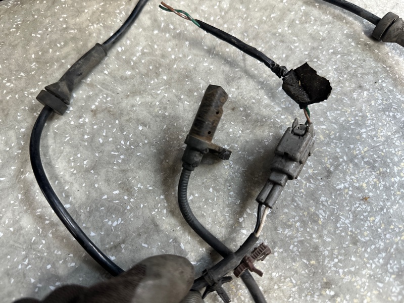 Датчик ABS задний левый NISSAN X-TRAIL T31 07-14