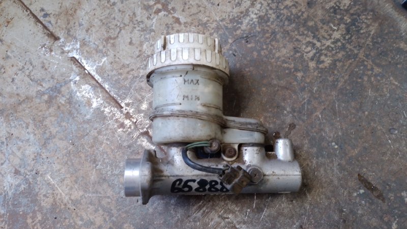 Главный тормозной цилиндр MITSUBISHI PAJERO SPORT 96-09 MB618717 Б/У