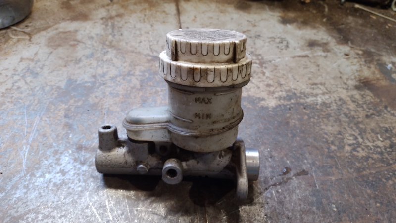 Главный тормозной цилиндр MITSUBISHI PAJERO SPORT 96-09