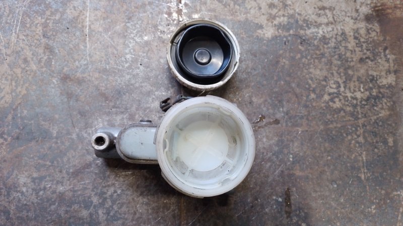 Главный тормозной цилиндр PAJERO SPORT 96-09