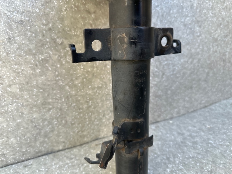 Амортизатор передний правый X-TRAIL/ROGUE T32 13-20 Амортизатор передний правый X-TRAIL/ROGUE T32 13-20