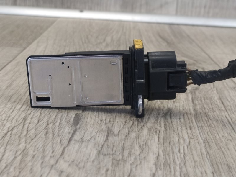 Расходомер воздуха NISSAN JUKE 10-19 2011 1.6 MR16DDT 22680-1MB0A Б/У