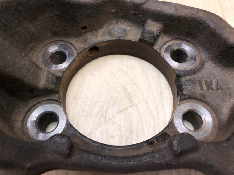 Кулак поворотный передний правый SENTRA B17 12-21