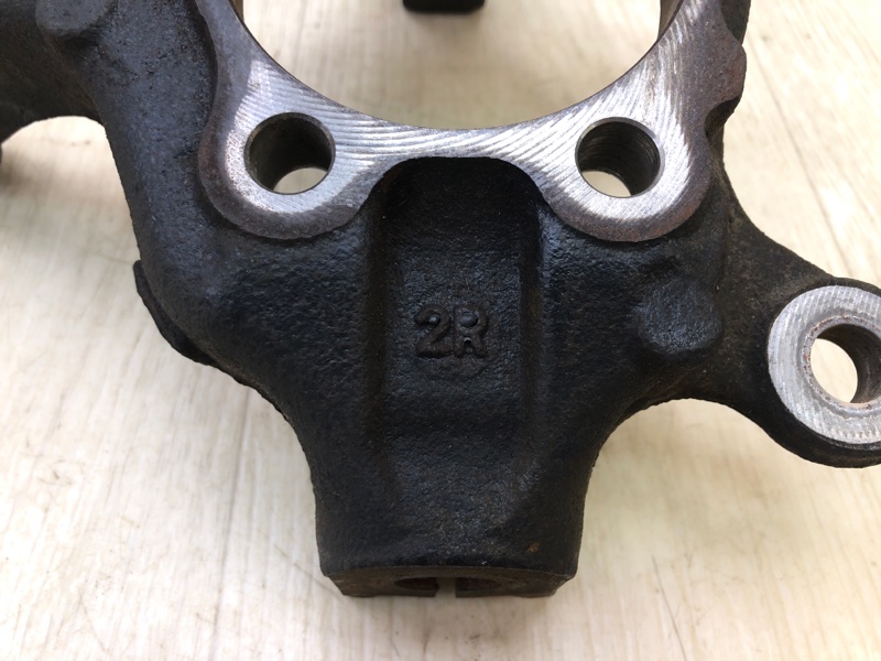 Кулак поворотный передний правый SENTRA B17 12-21