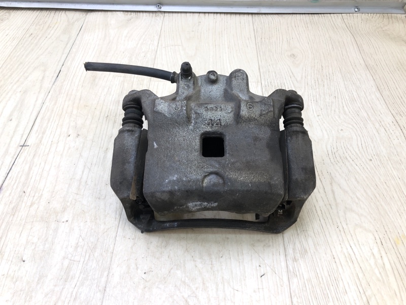 Суппорт тормозной передний правый NISSAN SENTRA B17 12-21 410013SG0B Б/У