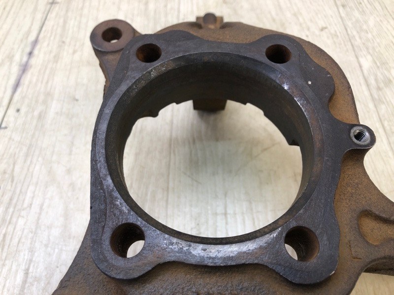 Кулак поворотный передний левый GALANT 03-12 2012 Седан 2.4 4G69