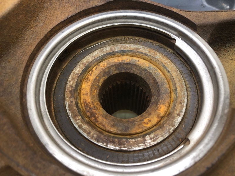 Кулак поворотный передний правый TLX 14-17