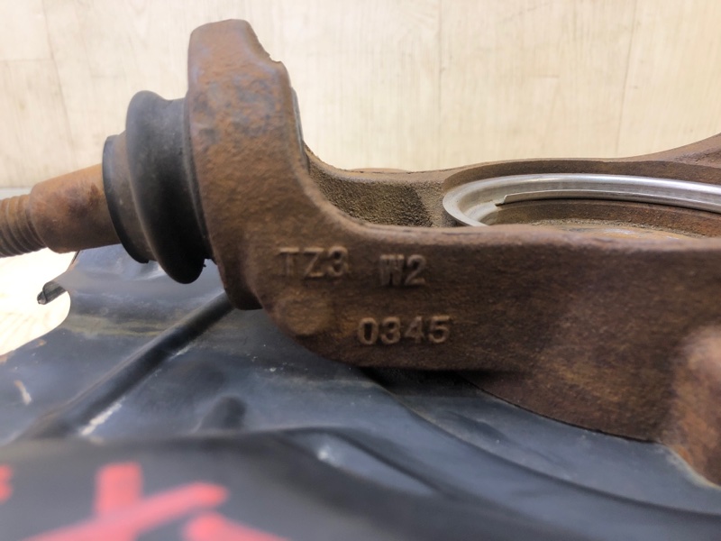 Кулак поворотный передний правый TLX 14-17