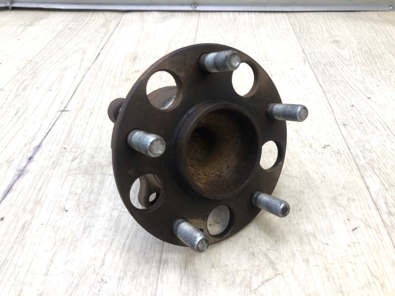 Ступица задняя ACURA TLX 14-17 42200-T2A-A51 Б/У