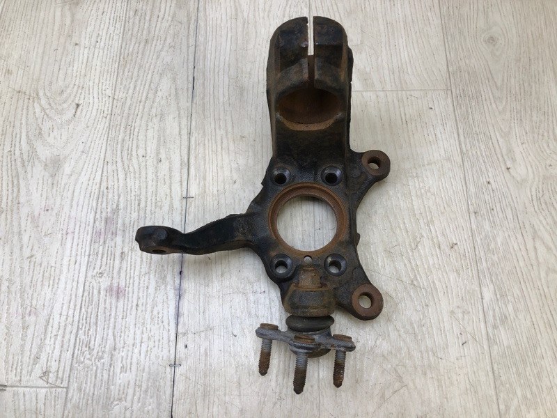 Кулак поворотный передний левый VOLKSWAGEN JETTA USA 10-17 2011 Седан CBTA 2.5L 5C0407255 Б/У