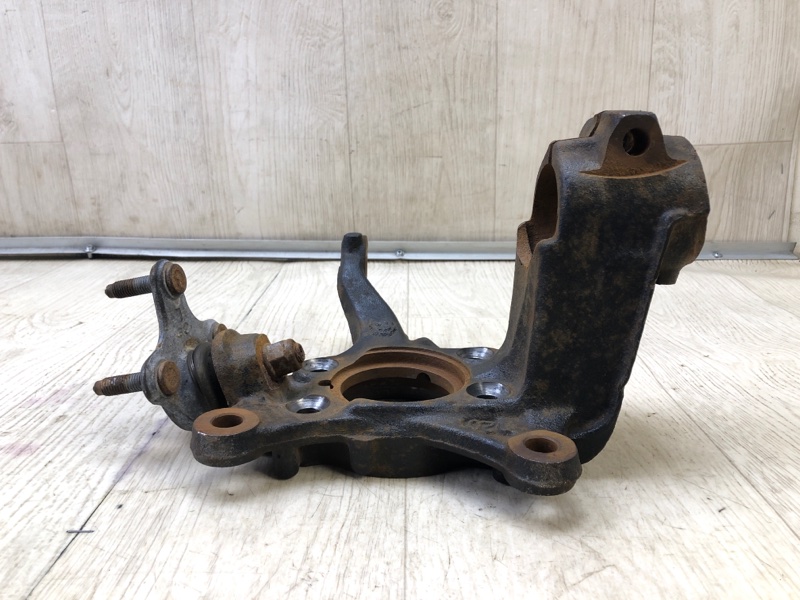 Кулак поворотный передний левый VOLKSWAGEN JETTA USA 10-17 Седан CBTA 2.5L