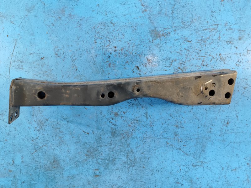 Кронштейн усилителя переднего бампера правый QASHQAI/ROGUE SPORT 14-