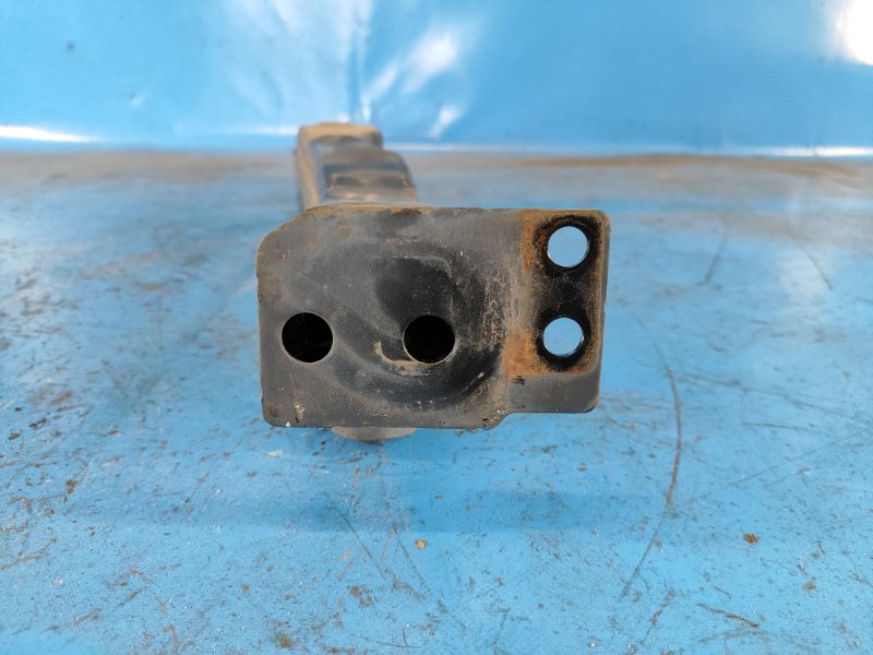 Кронштейн усилителя переднего бампера правый QASHQAI/ROGUE SPORT 14-