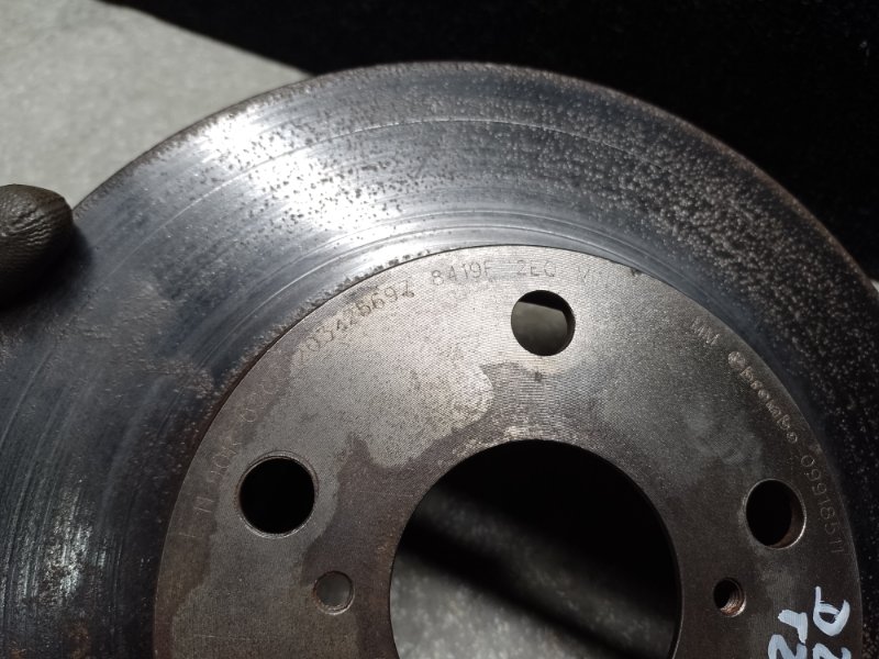 Тормозной диск передний RAV4 00-05