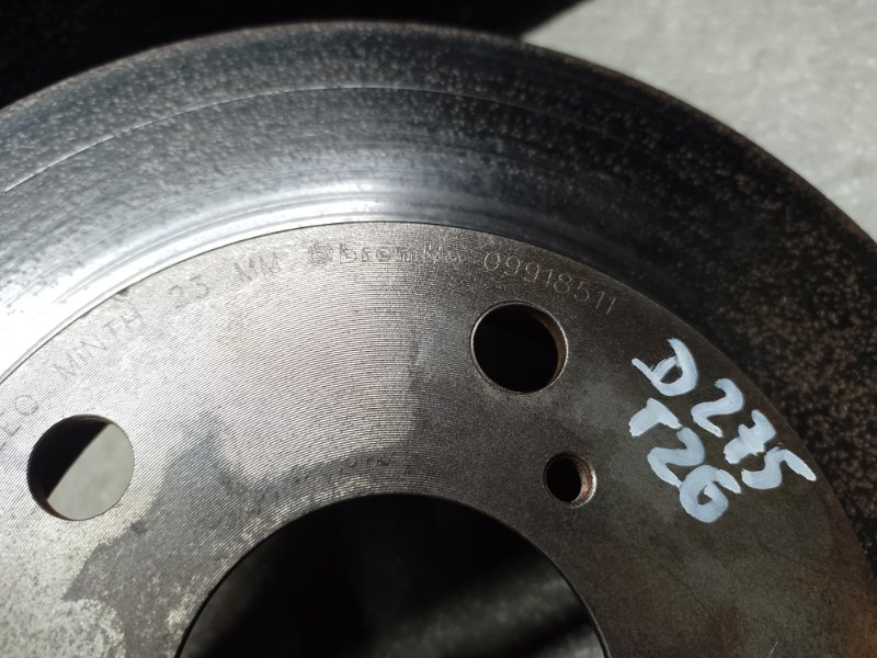 Тормозной диск передний RAV4 00-05