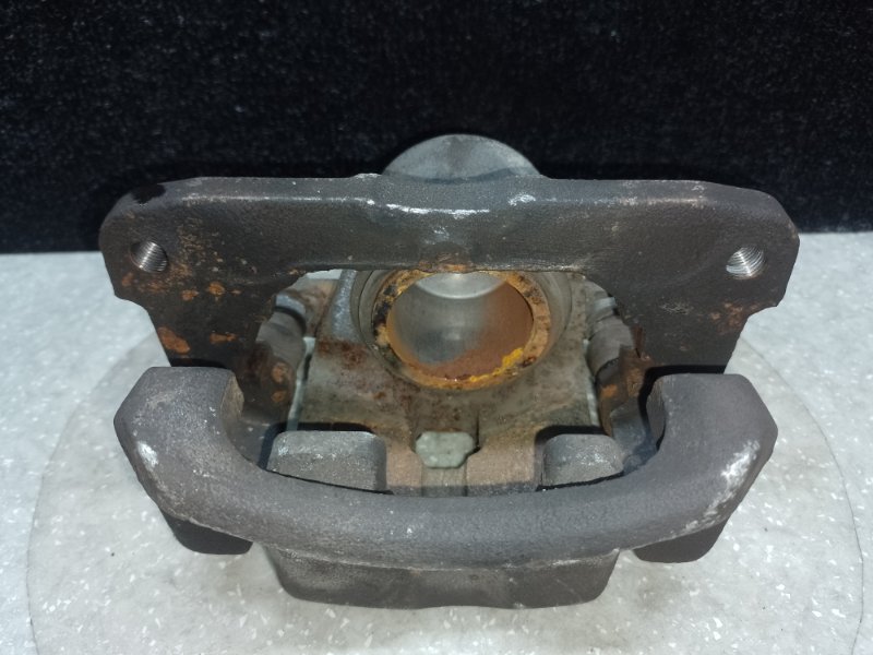 Суппорт тормозной передний левый TOYOTA RAV4 00-05 Суппорт тормозной передний левый TOYOTA RAV4 00-05