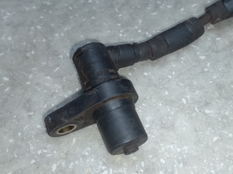 Датчик ABS передний левый RAV4 00-05