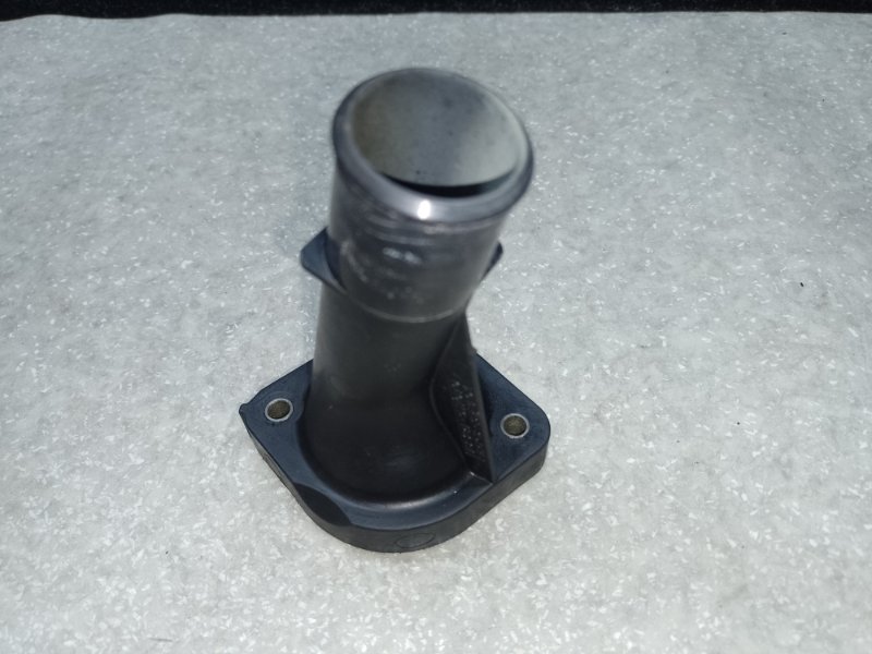 Крышка термостата TOYOTA CAMRY 30 02-06 2005 2.4 2AZFE 16321-0H011 Б/У