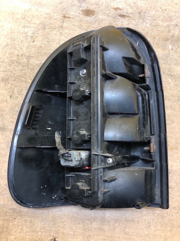 Фонарь наружный правый VOYAGER 95-00