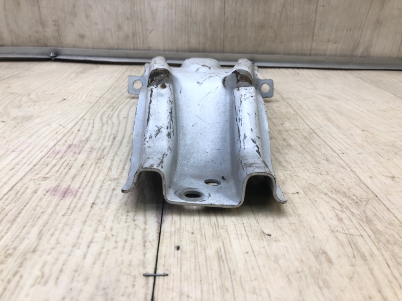 Кронштейн крепления запасного колеса MDX (YD2) 06-13