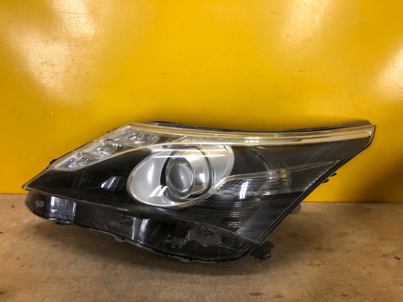 Запчасть фара левая TOYOTA AVENSIS 08-18 8117005350 Б/У Фара левая TOYOTA AVENSIS 08-18 8117005350 Б/У