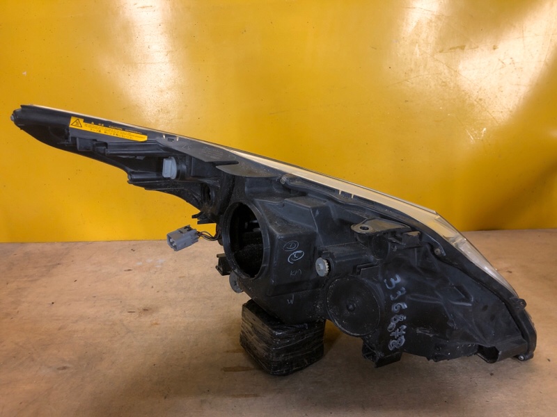 Фара левая AVENSIS 08-18 Фара левая AVENSIS 08-18