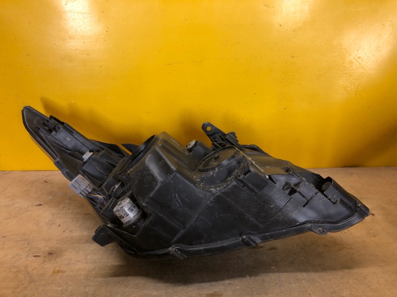 Фара левая AVENSIS 08-18 Фара левая AVENSIS 08-18